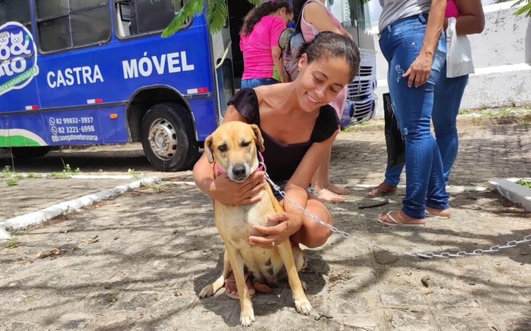 Programa Castra Pet realiza mais 40 castrações de cães e gatos em Penedo