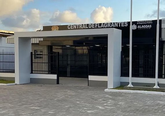 Motorista de aplicativo é preso após emprestar conta para colega acusado de roubo em Maceió