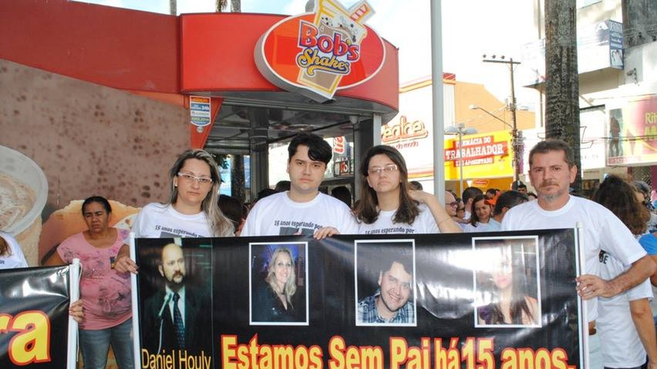 Familiares de Daniel Houly fazem caminhada em Arapiraca pedindo Justiça