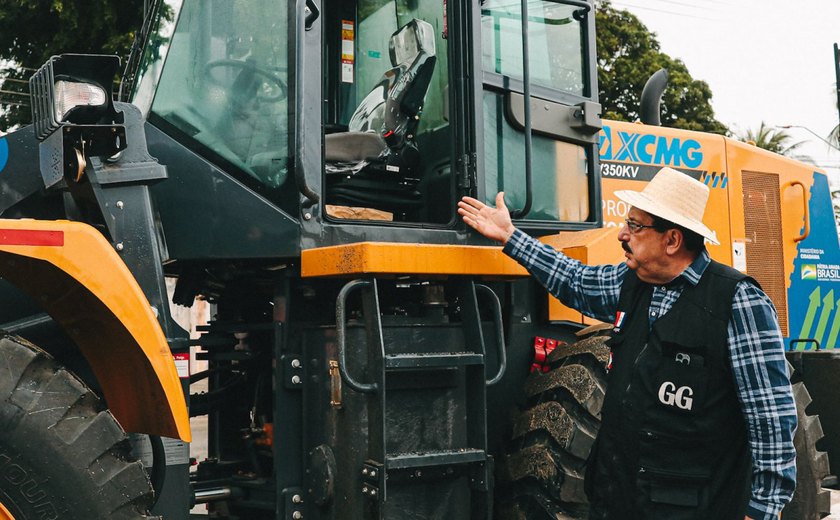 Prefeitura de Rio Largo recebe nova Pá Carregadeira que irá beneficiar infraestrutura do município