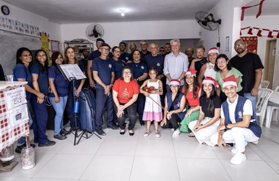 Usuários do Centro POP se divertem em festa de Natal