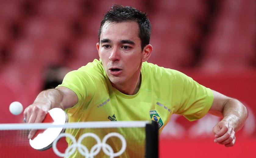 Hugo Calderano se classifica às quartas e faz história no tênis de mesa olímpico