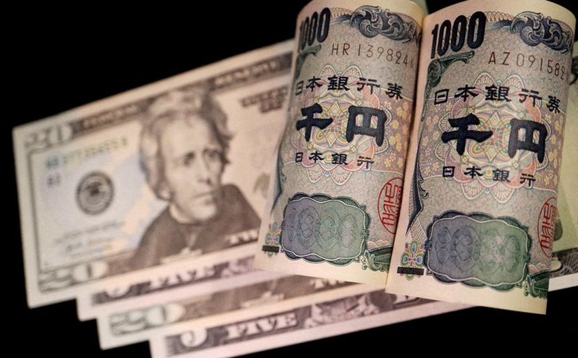 Ministro diz que governo japonês 'continuará' respondendo a variações cambiais anormais