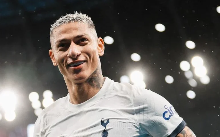 Richarlison sofre lesão no tendão da coxa e não tem previsão de retorno ao Tottenham