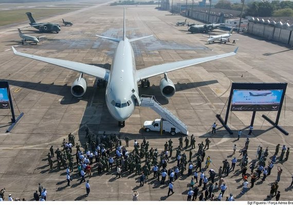 Avião da FAB chega ao Brasil com primeira leva de 211 resgatados