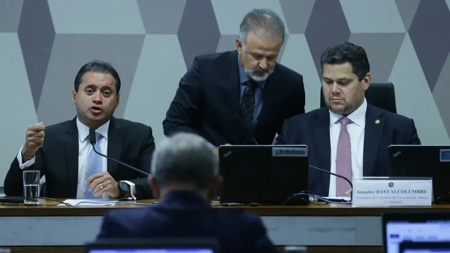 CCJ do Senado adia votação do PL do Impeachment para 2026
