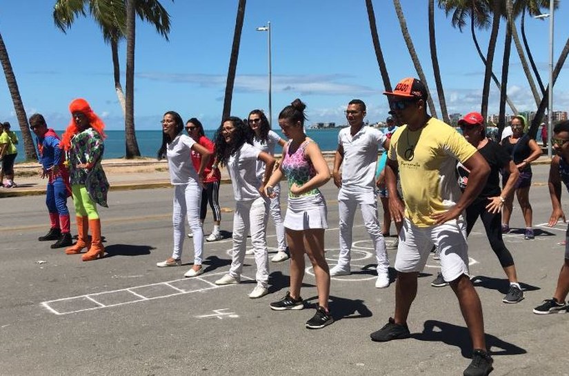 FAT Verão: Futboliche e exercícios funcionais movimentam orla da Ponta Verde