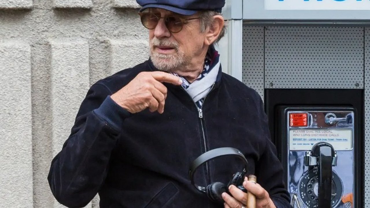 Steven Spielberg, Nicole Kidman e colegas homenageiam Sam Neill após morte aos 78 anos