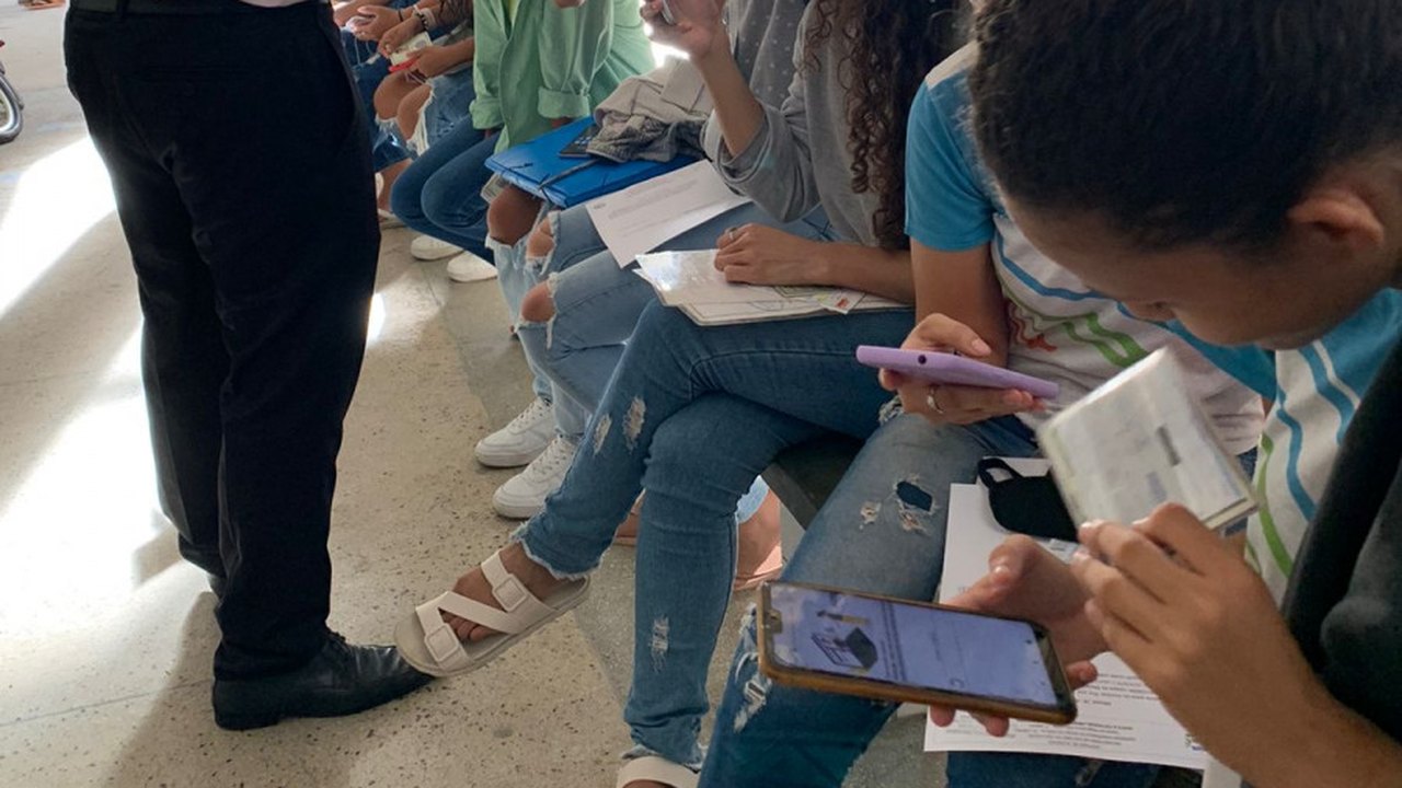 AlaJovem e TRE/AL promovem ação de regularização e emissão do título de eleitor na Escola Theonilo Gama.