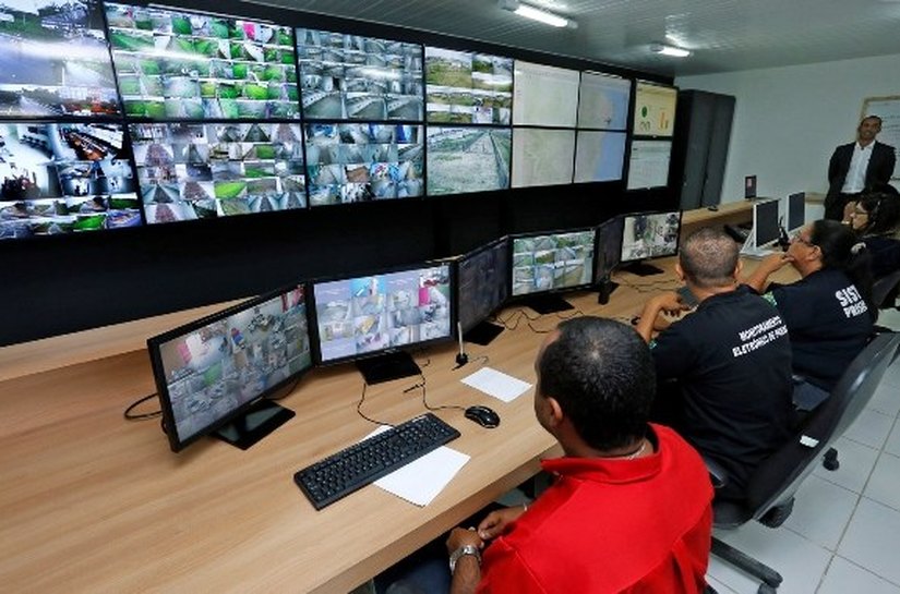 Sistema prisional recebe Central de Videomonitoramento e armas