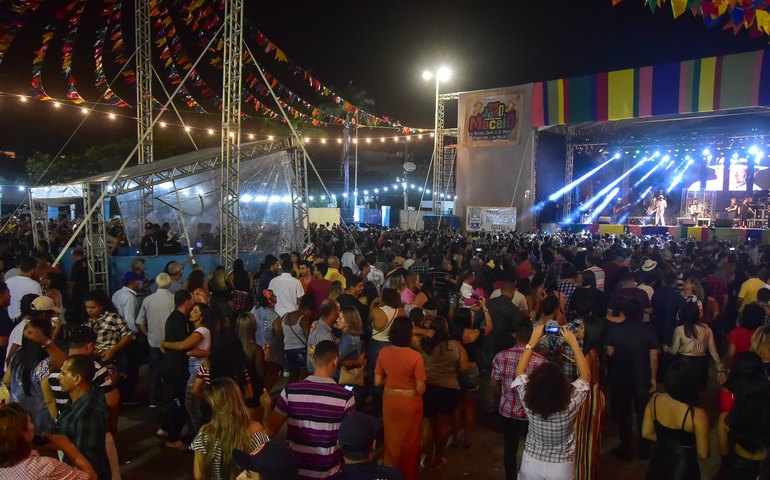 Noite de São João é festejada em Jaraguá por maceioenses e turistas