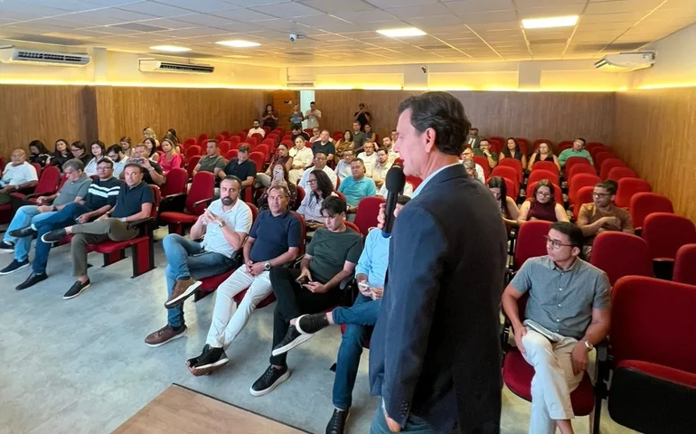 Prefeitos de Alagoas definem teto de R$ 500 mil por cachê para contratação de shows em festas municipais