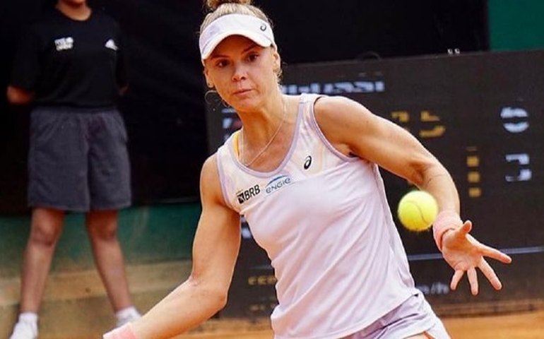 Laura Pigossi faz jogo equilibrado contra 20ª do mundo, mas é eliminada em Roland Garros