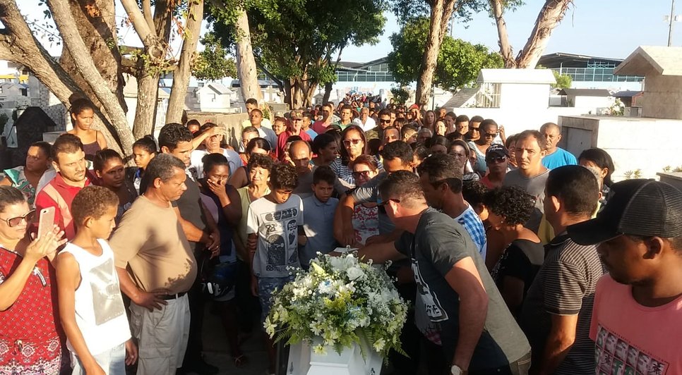 Sepultamento do menino / Foto: Leonardo Barreto/TV Atalaia