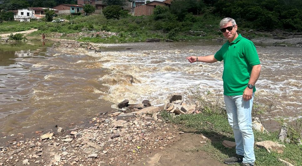 Cabo Bebeto cobra construção de ponte. Fonte. Assessoria