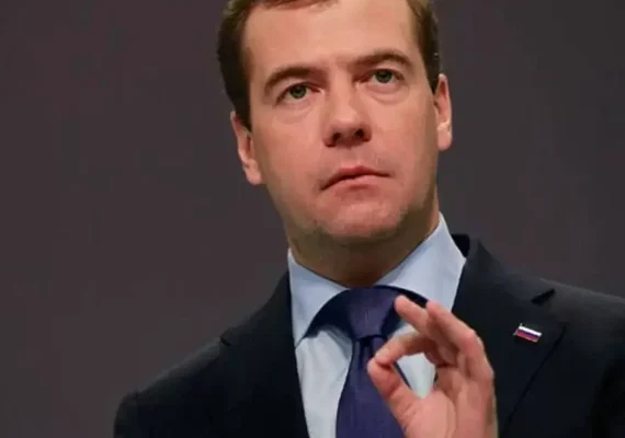 
Rússia se vingará das novas sanções ocidentais, promete ex-presidente russo Medvedev