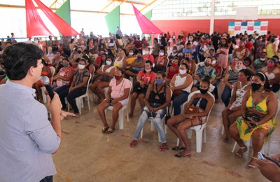 Coruripe entrega mais de 450 cartões do Programa Criança Alagoana às gestantes e mães