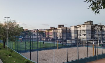 Areninhas instaladas em vários bairros, promove esportes em Maceió