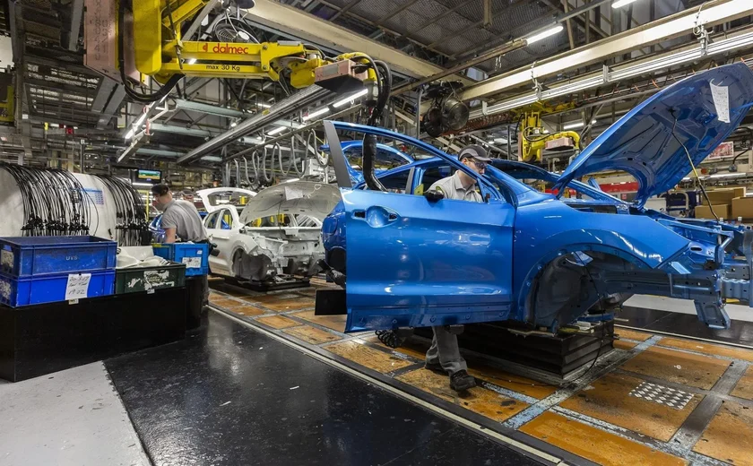 Visando tarifas, produção automotiva britânica no 1º semestre atinge menor nível desde 1953