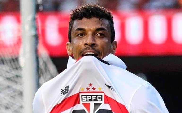 Luiz Gustavo permanece internado em São Paulo tratando do tromboembolismo: 'Clinicamente bem'