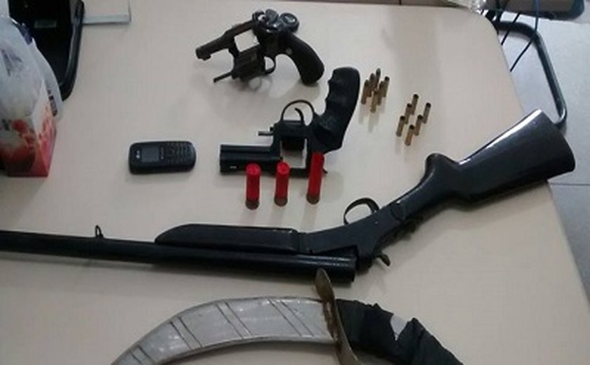 PM prende cinco suspeitos e apreende três armas de fogo em Rio Largo