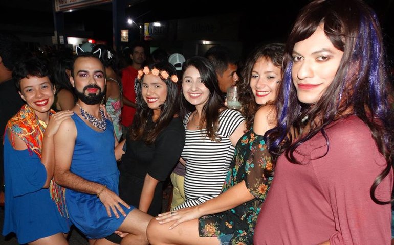 Bloco ‘As Pecinhas’ desfilou em Palmeira encerrando as prévias carnavalescas
