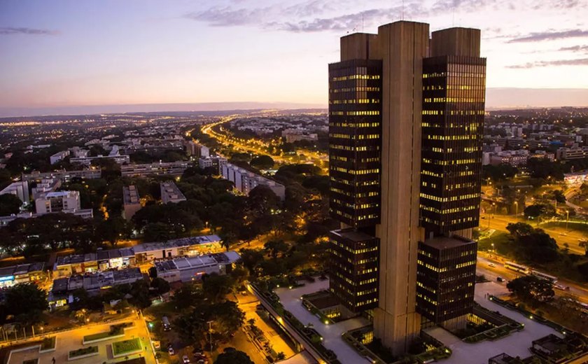 Mediana das previsões para IPCA de 2025 cai de 5,44% para 5,25% no Focus do BC