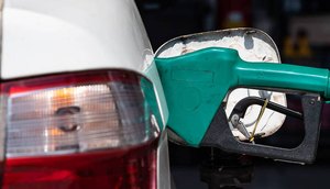 Após novo corte da Petrobras, gasolina fica R$ 0,25 mais barata nas distribuidoras / Foto: Foto: Edu Garcia/R7