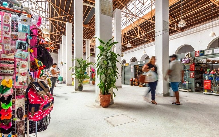 Prefeito Ronaldo Lopes sanciona lei que beneficia comerciantes do Mercado Público e do Pavilhão da Farinha