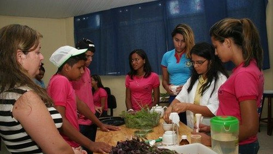 Alunos do Cepa participam de Oficina de Manipulação de Ervas Medicinais