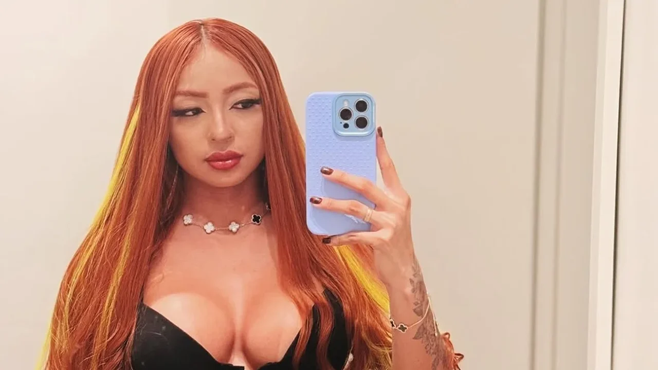 Silicone e 6 refeições por dia: como Ruivinha de Marte alcançou 'shape absurdo' após ganhar mais de 20 kg