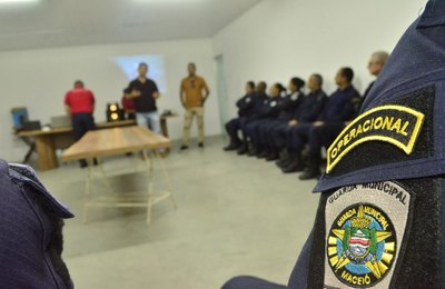 Guardas municipais de Maceió iniciam segunda turma de capacitação para porte de arma de fogo