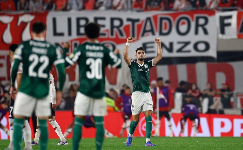 Palmeiras supera pressão e derrota River no Monumental de Núñez; veja resultado de mais jogos