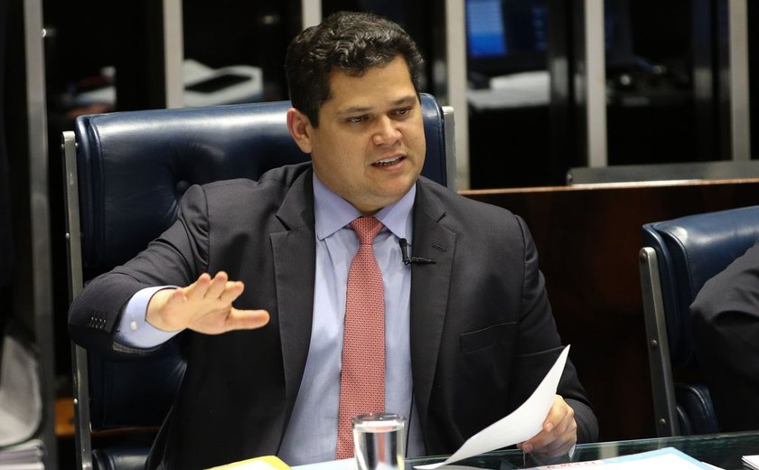 Alcolumbre: Senado vai entrar no STF para questionar operação contra Bezerra