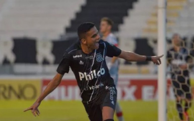 Ponte Preta se despede do Moisés Lucarelli na temporada com vitória sobre o CRB
