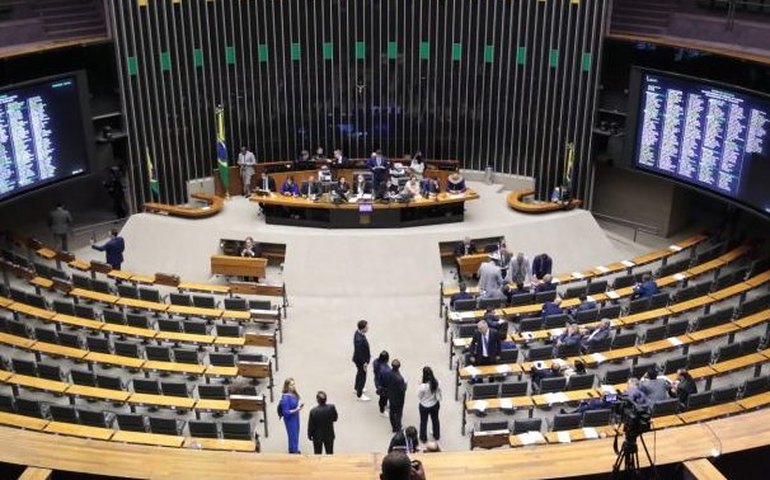 Motta determina encerramento da sessão e marca reunião de líderes para esta quarta-feira