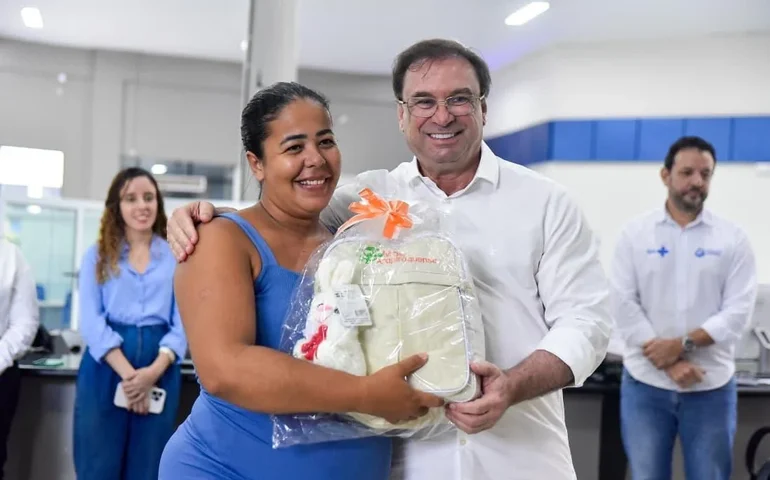 Prefeitura realiza, nesta terça (12), mais uma entrega de enxovais do programa “Mãe Arapiraquense” de 2026