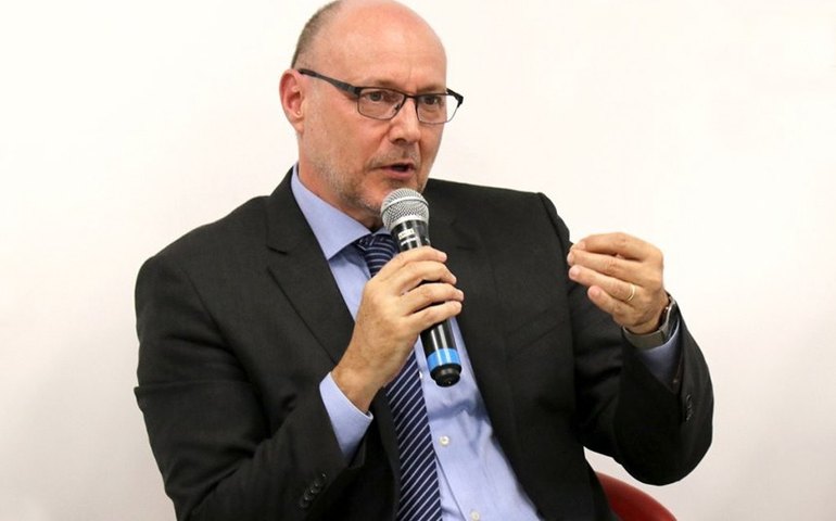 CRE sabatina Luiz Fernando Corrêa, indicado para dirigir a Abin