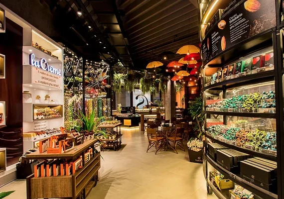 Fusca bate-bate, montanha-russa e 'vibe' Willy Wonka: como será novo parque da Cacau Show