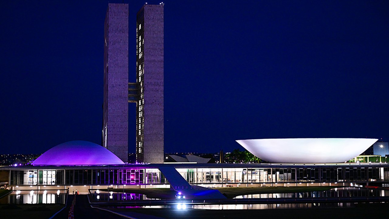 Lei cria o Setembro Roxo para ampliar a conscientização sobre a fibrose cística
