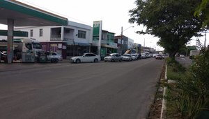 posto sendo reabastecido