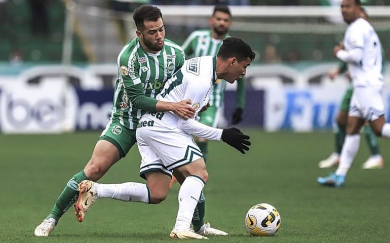 Com pênalti perdido, Juventude empata com Goiás e chega a oito jogos sem vencer