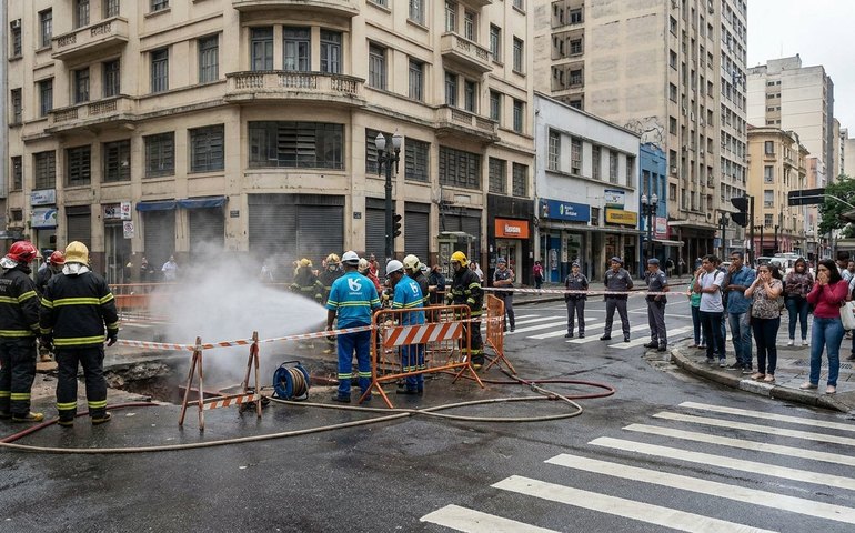 Novo vazamento de gás em obra da Sabesp assusta moradores no centro de São Paulo