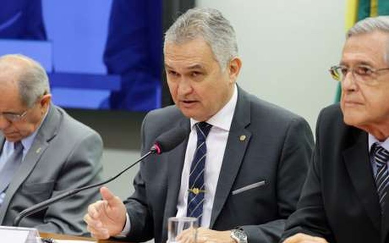 Deputado com sigilo bancário quebrado quer acabar com inquérito das &#8216;fake news&#8217;