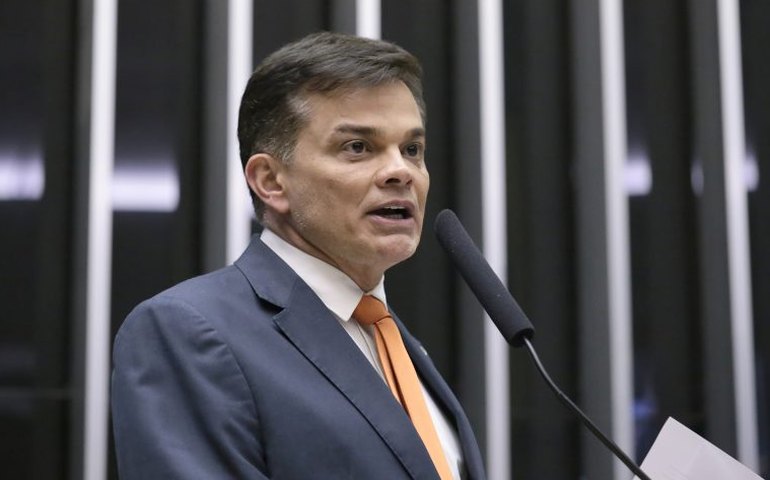 Comissão debate pagamentos fora do teto no serviço público