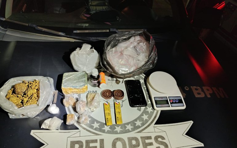 PM apreende arma de fogo e drogas em Maceió e Joaquim Gomes