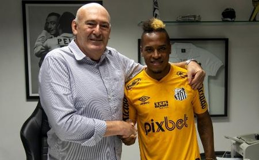 Emelec tem interesse em Bryan Angulo, do Santos