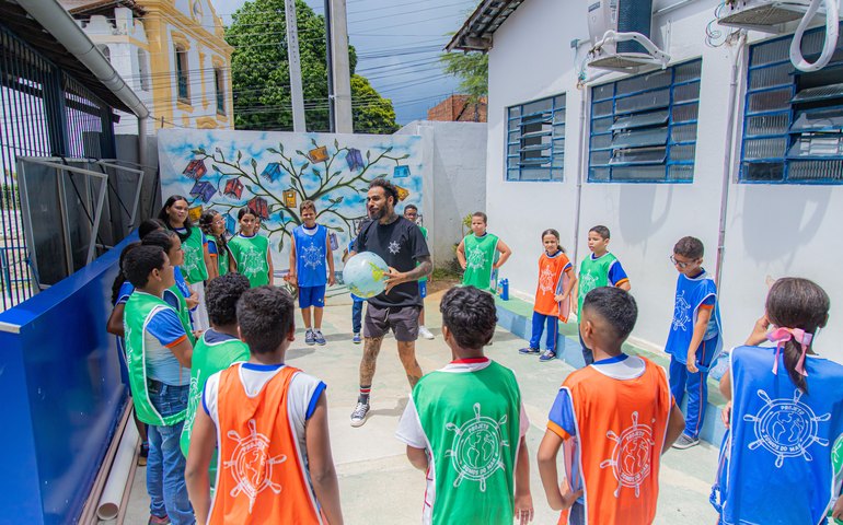 Projeto Somos Todos Mar leva educação ambiental à Escola Floriano Peixoto