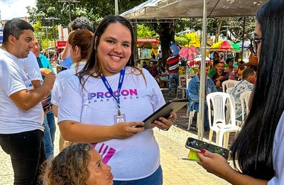 Procon Arapiraca participa de ação em Defesa do Consumidor e leva atendimento ao Centro da cidade