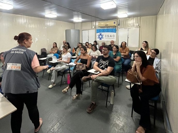 Saúde capacita profissionais da UPA Trapiche sobre doença meningocócica